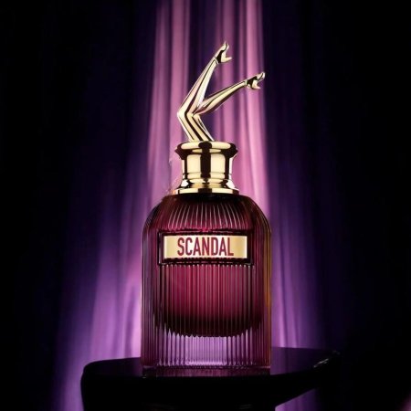 Scandal intense